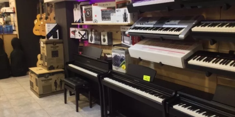 Exposición de instrumentos y herramientas de ritmo