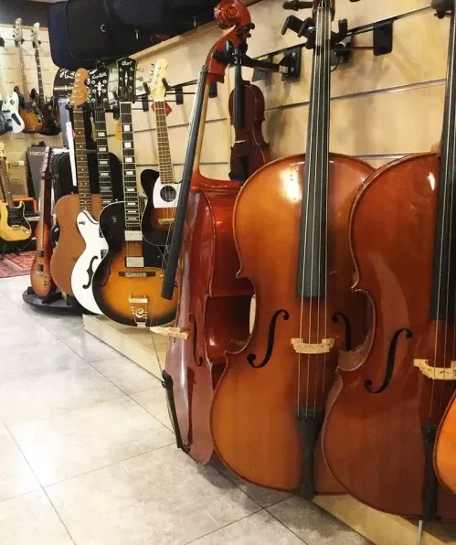 Venda d'instruments i classes de música a Igualada